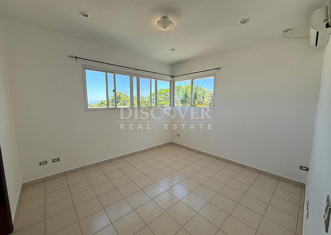  Two-Story House for Rent - Villa Fontana Sur