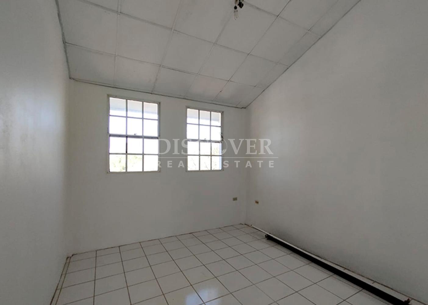 Lakefront house for rent in Granada