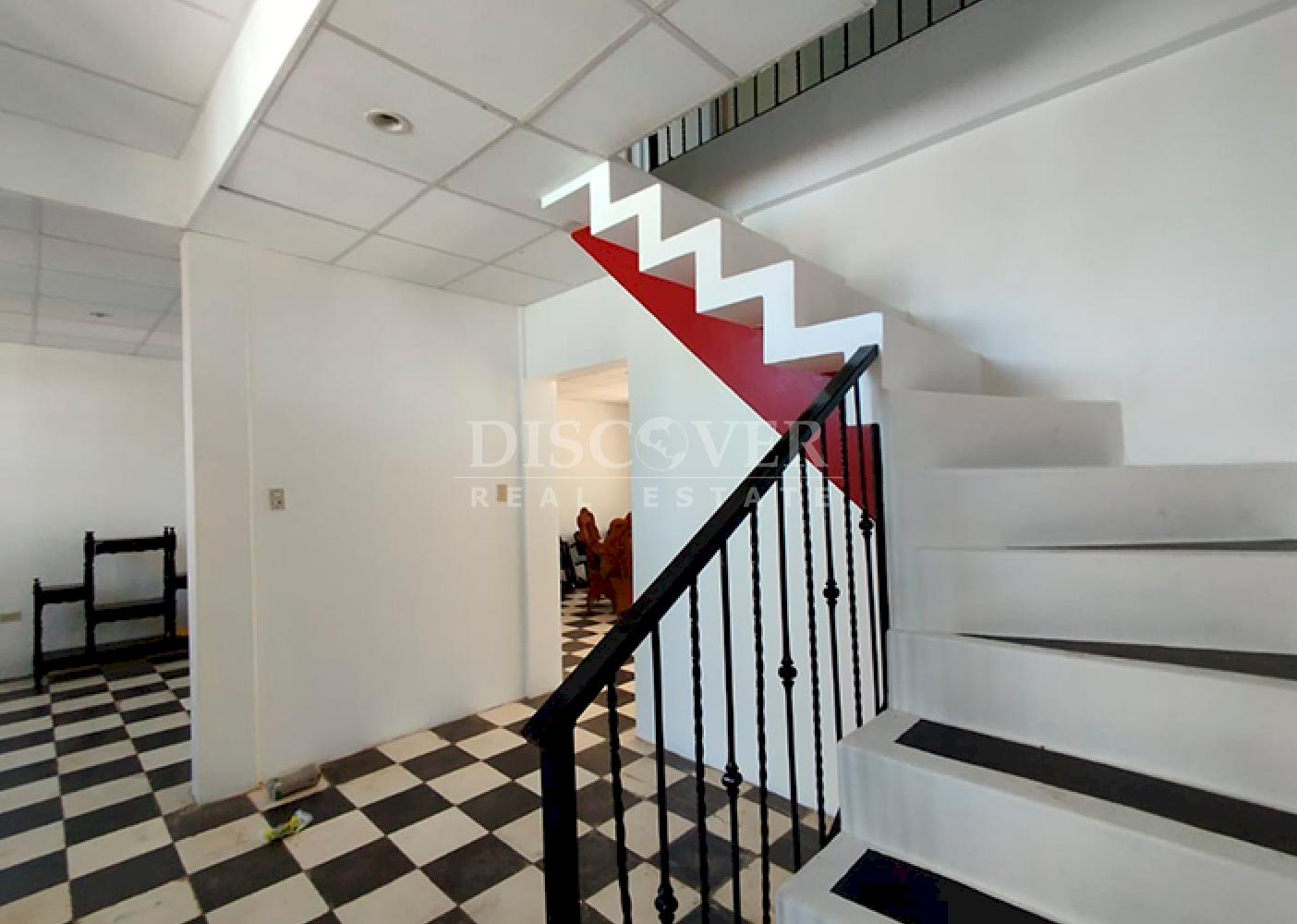 Lakefront house for rent in Granada