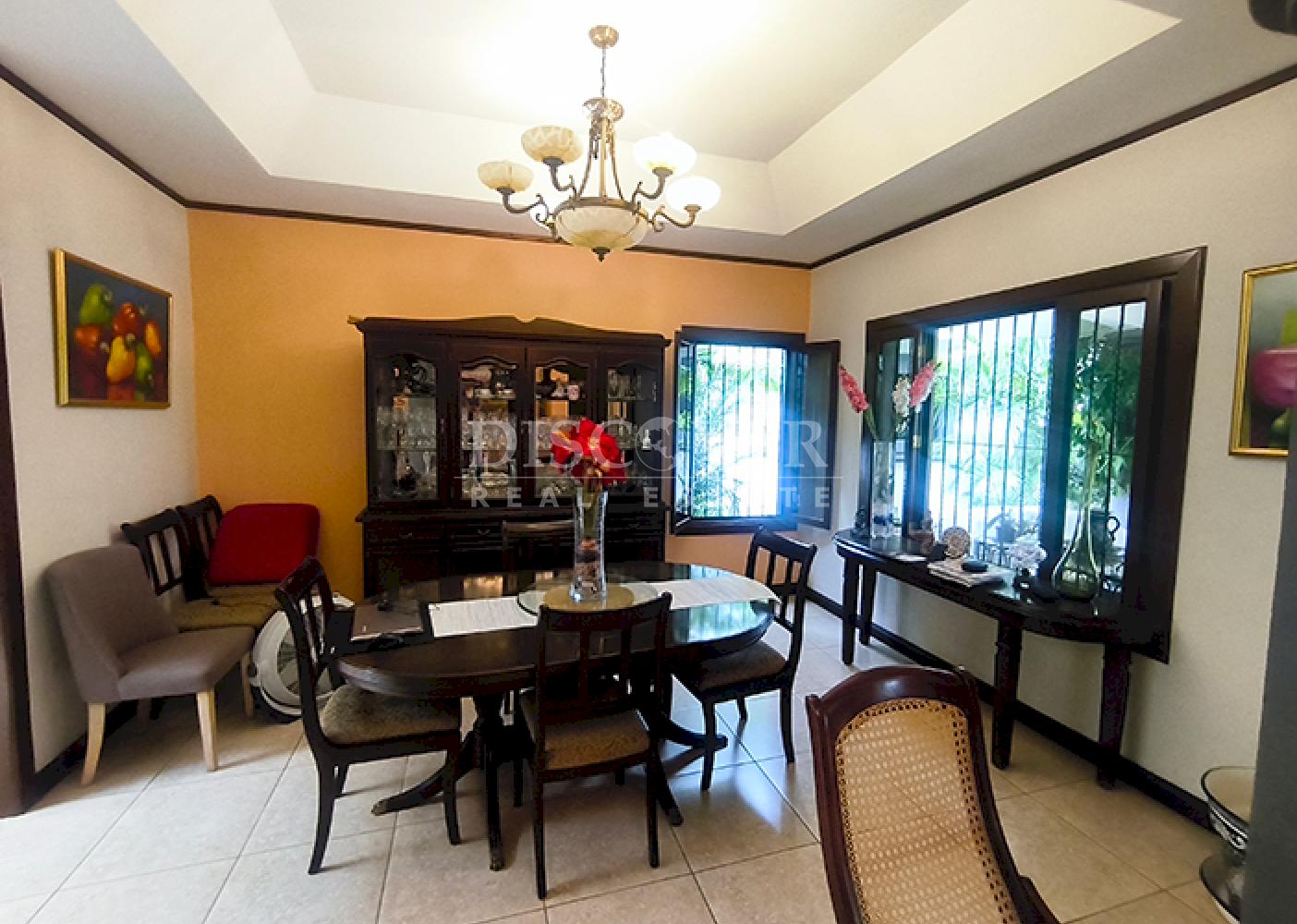 Spacious house for sale in Las Colinas