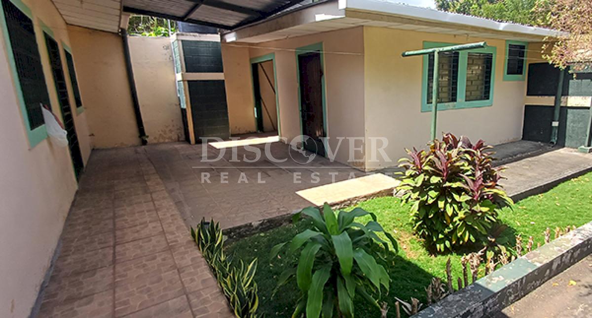  Spacious house for sale on Carretera Sur