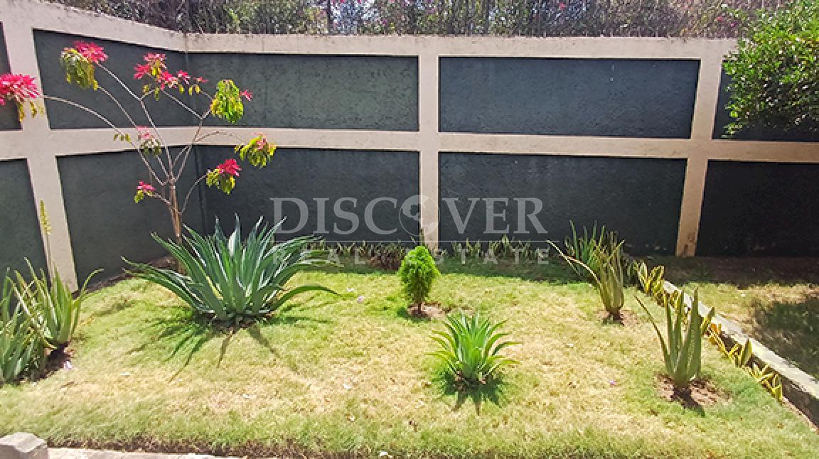  Spacious house for sale on Carretera Sur