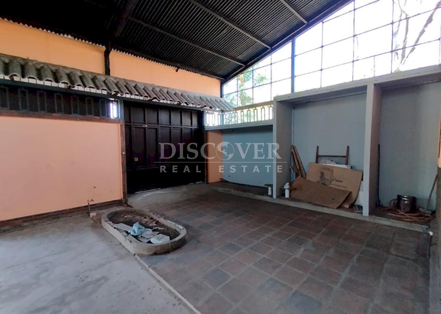 Lake view house for sale in Granada