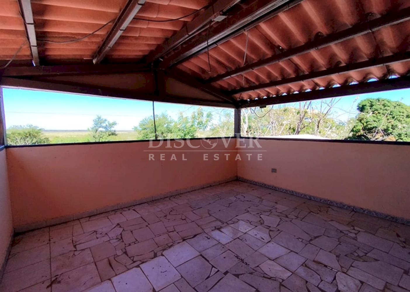 Lake view house for sale in Granada