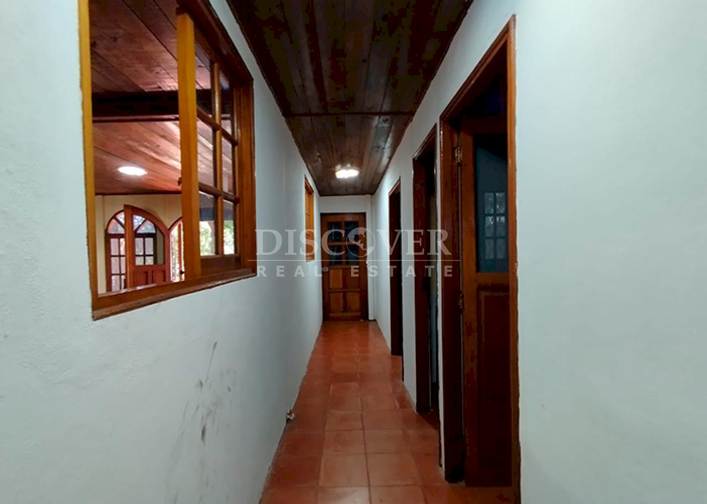 Lake view house for sale in Granada