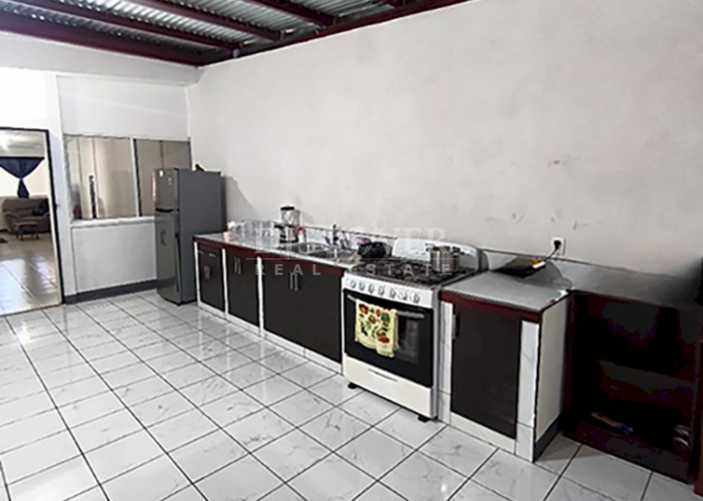 House for sale in residential area on Carretera Norte