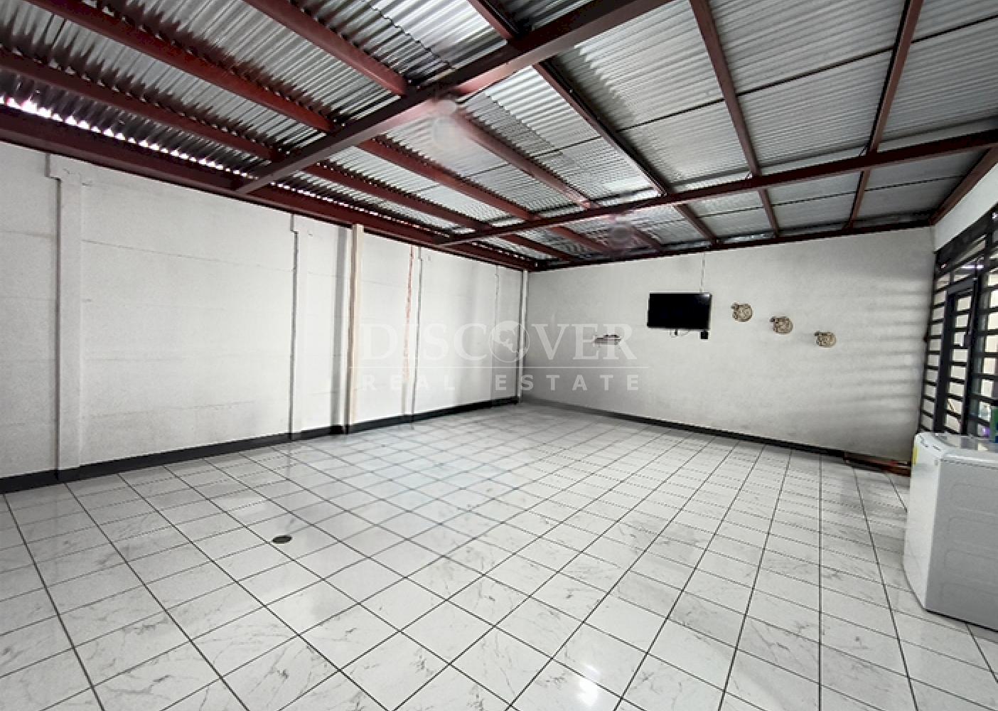 House for sale in residential area on Carretera Norte