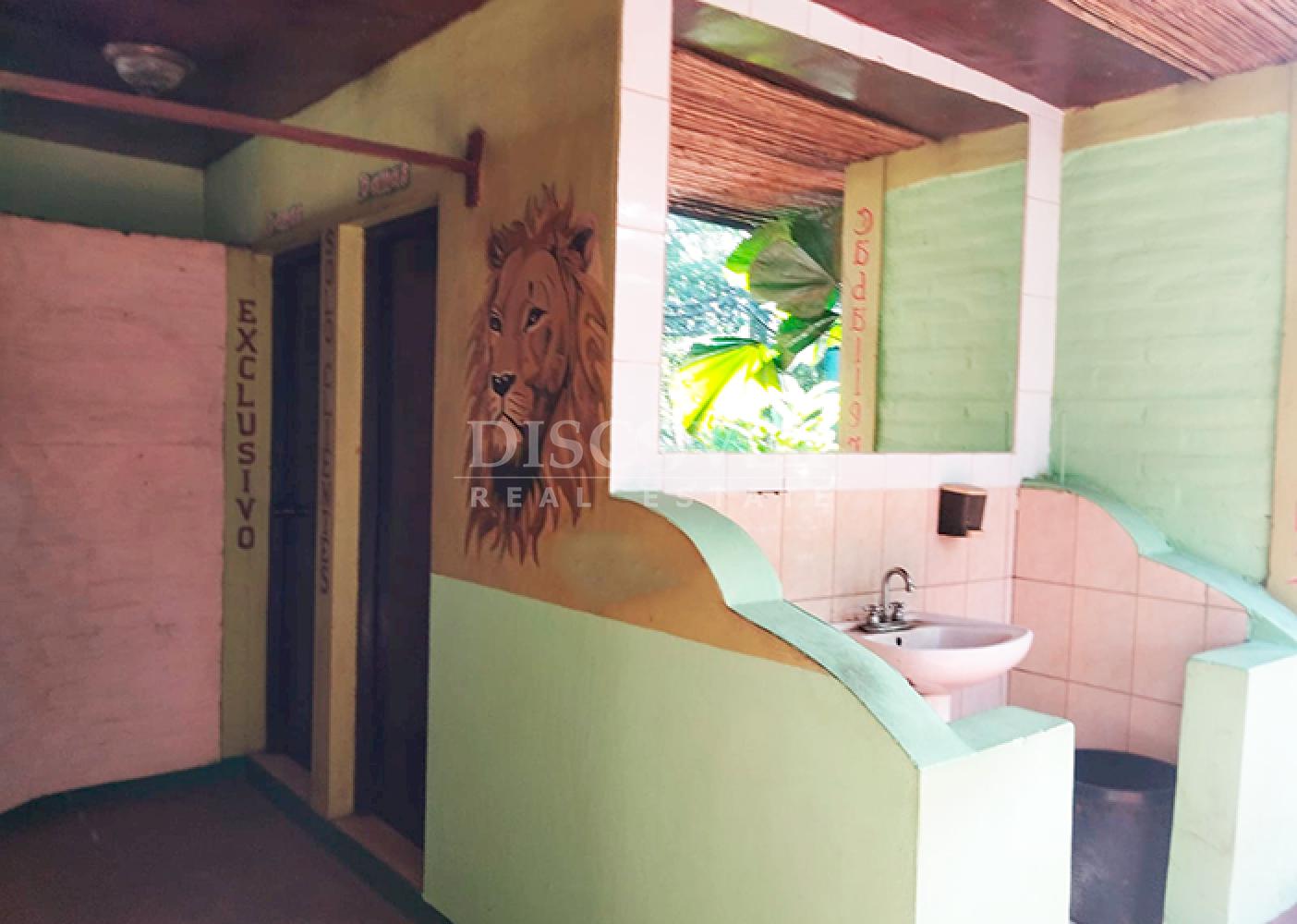  Commercial property with swimming pools for sale on the Masaya Highway