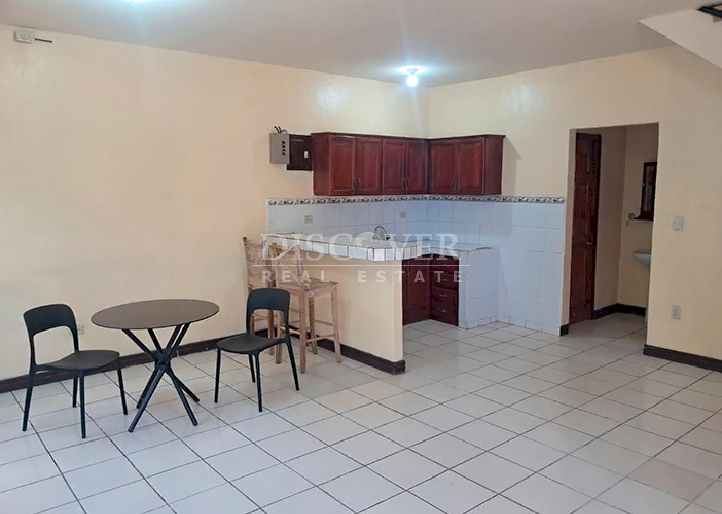 Two-story apartment for rent on the road to Masaya