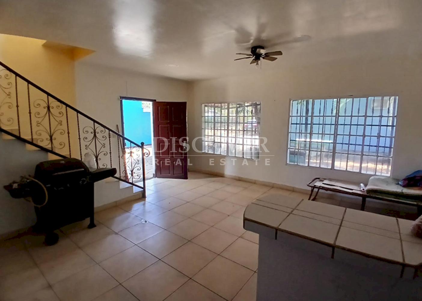 Two-story apartment for rent on Carretera a Masaya