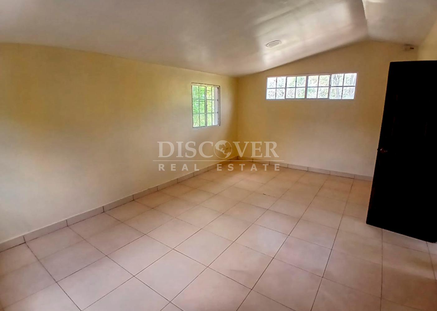 Two-story apartment for rent on Carretera a Masaya