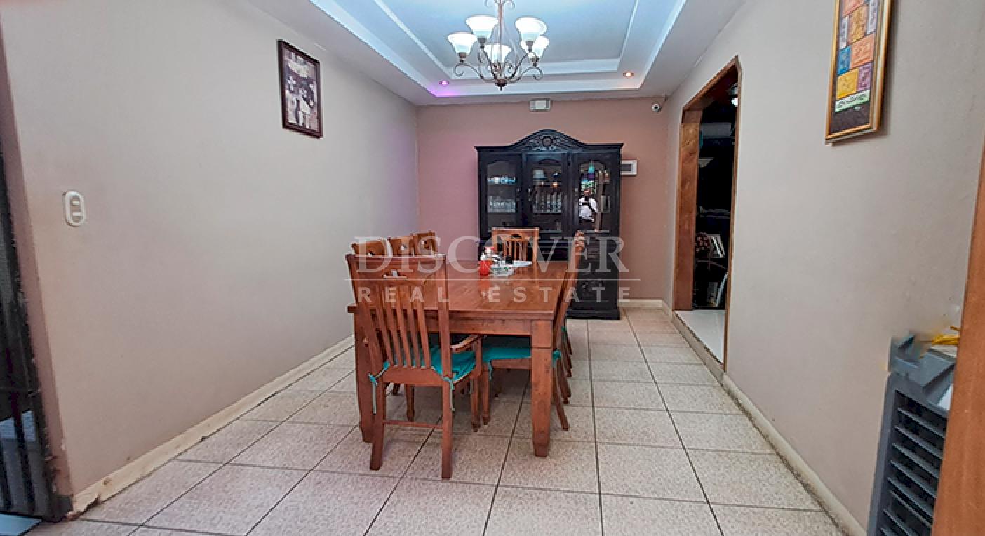  Spacious house with pool for sale on the Carretera a Masaya