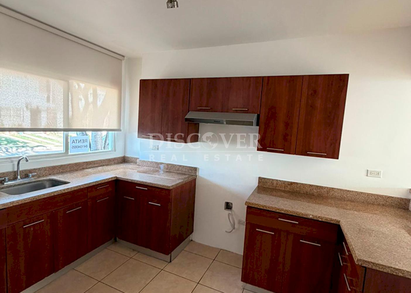 Modern house for rent in condominium - Las Colinas