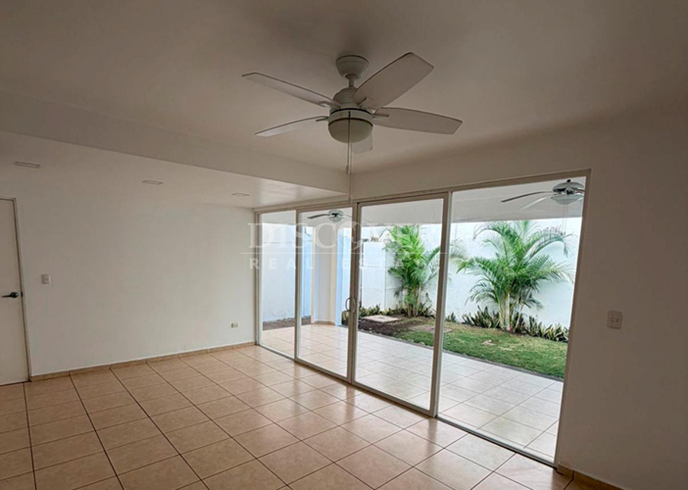 Modern house for rent in condominium - Las Colinas