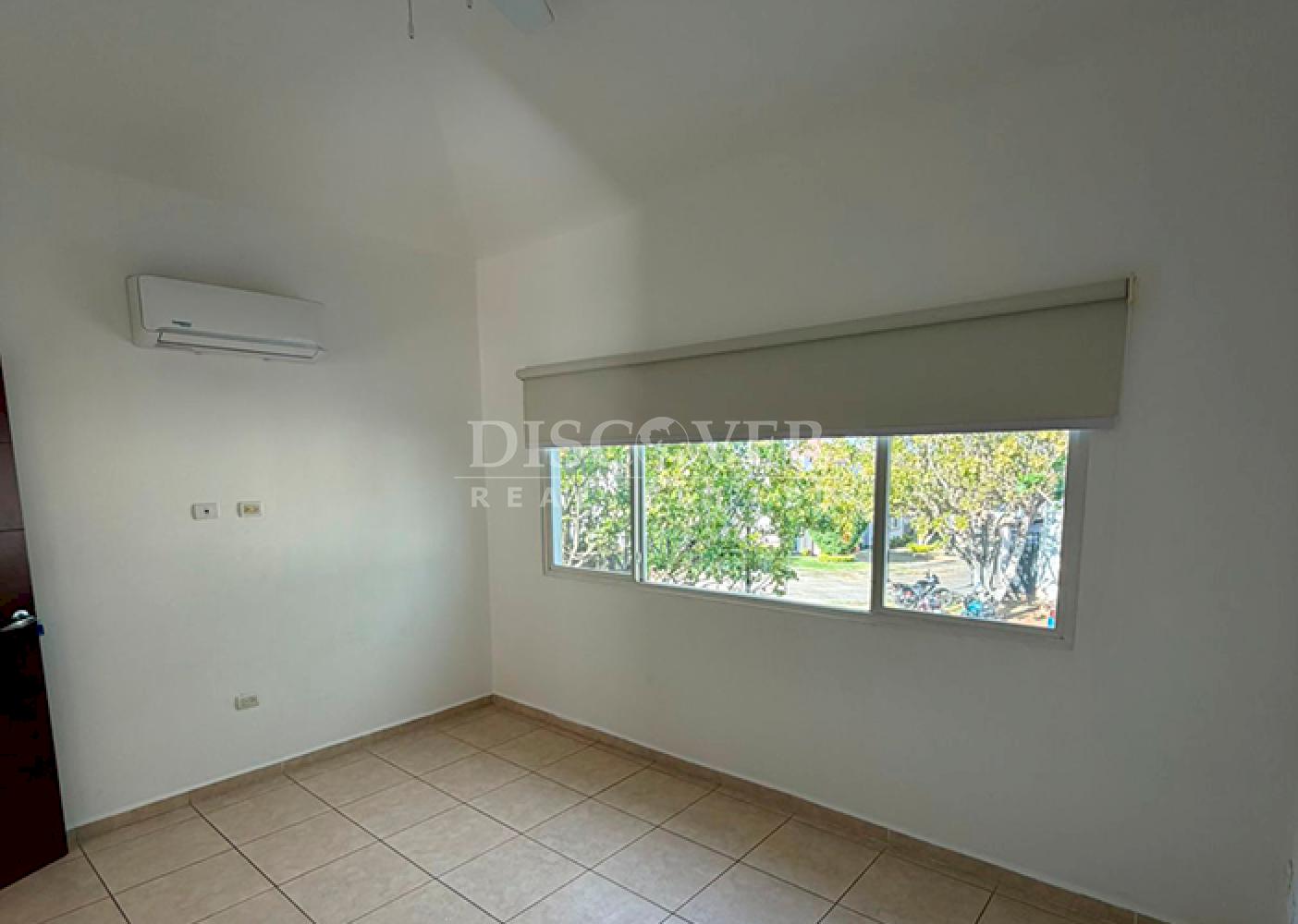 Modern house for rent in condominium - Las Colinas