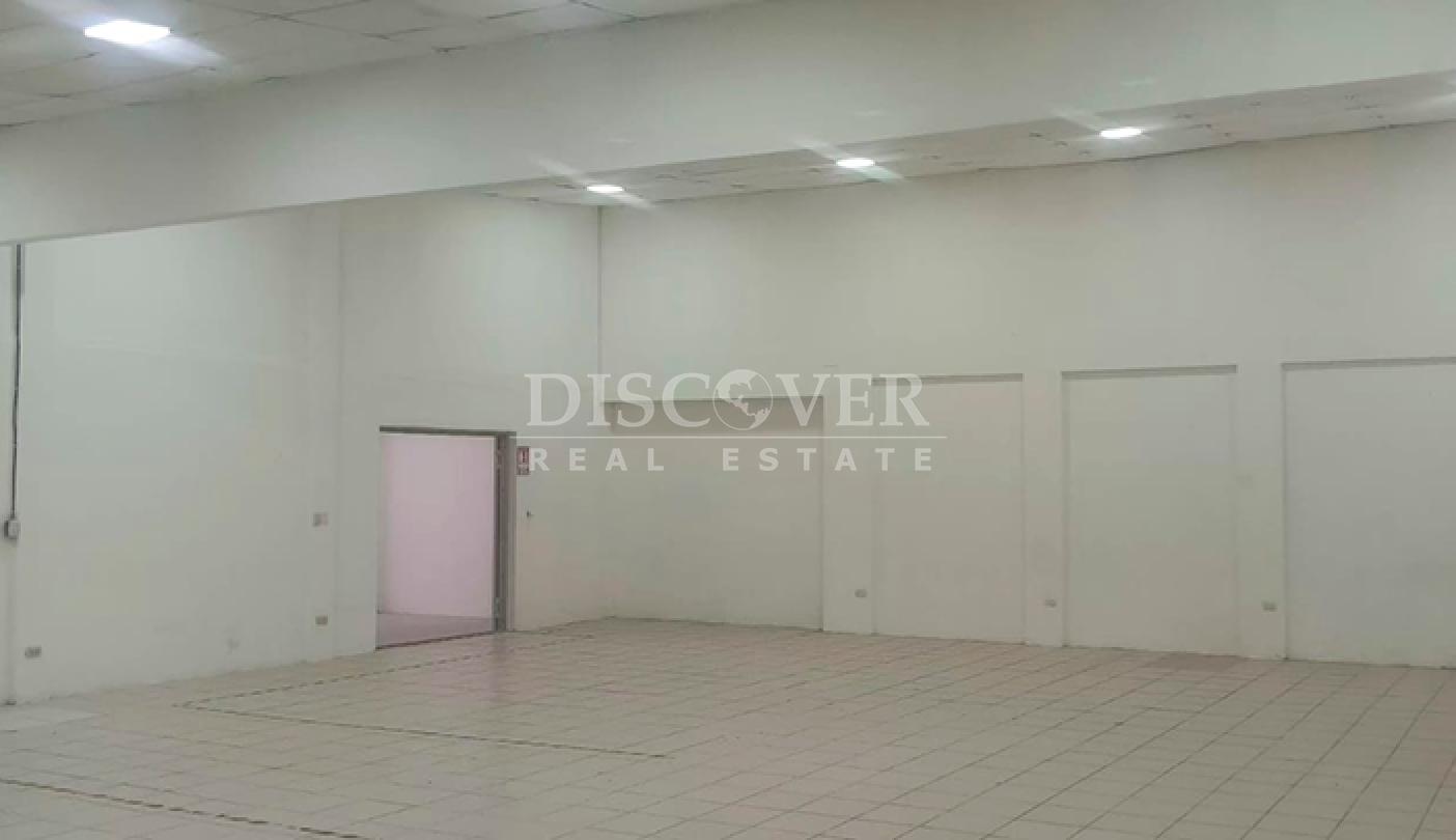 Commercial space with storage area for rent in Ciudad Jardín 