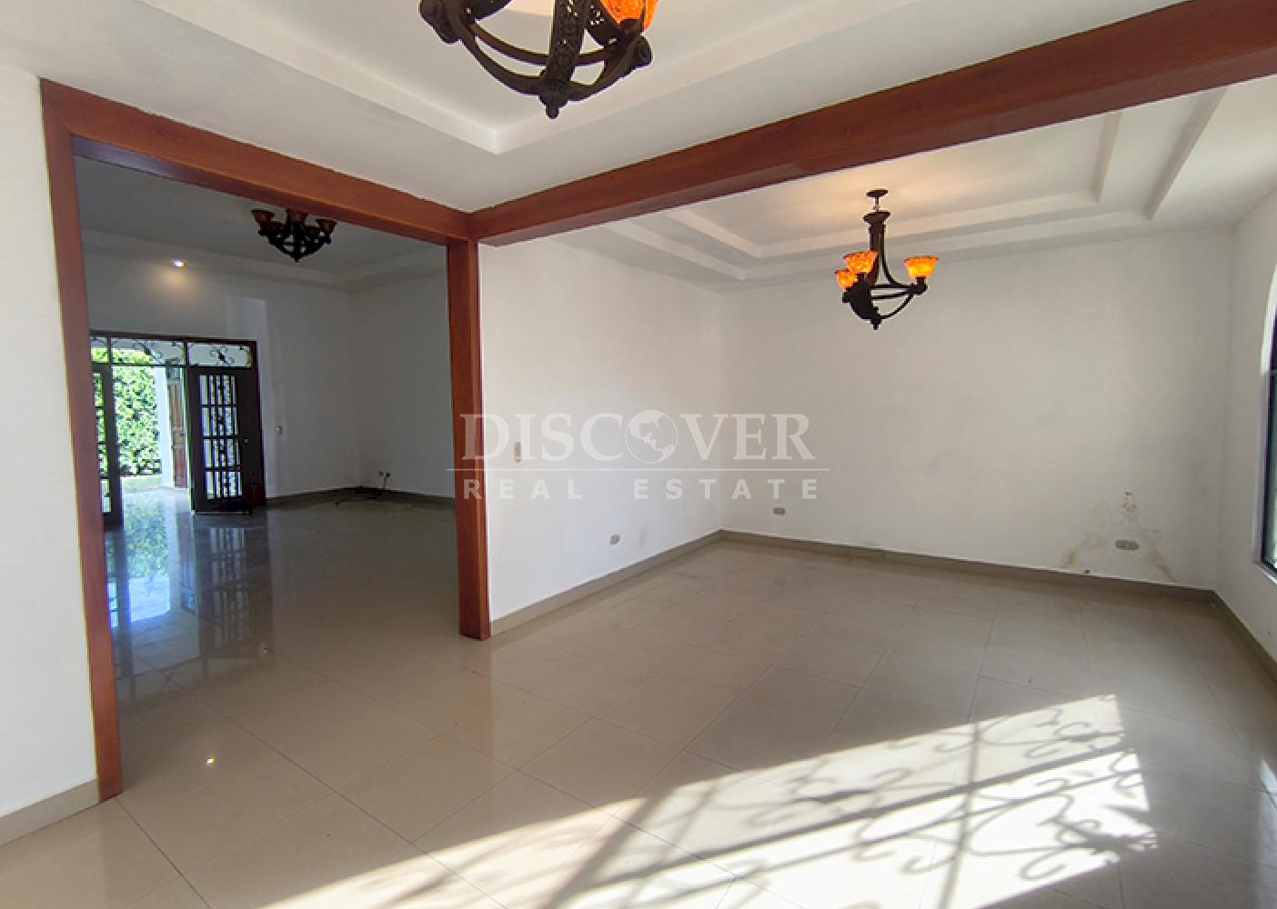 Spacious house for rent in Las Colinas