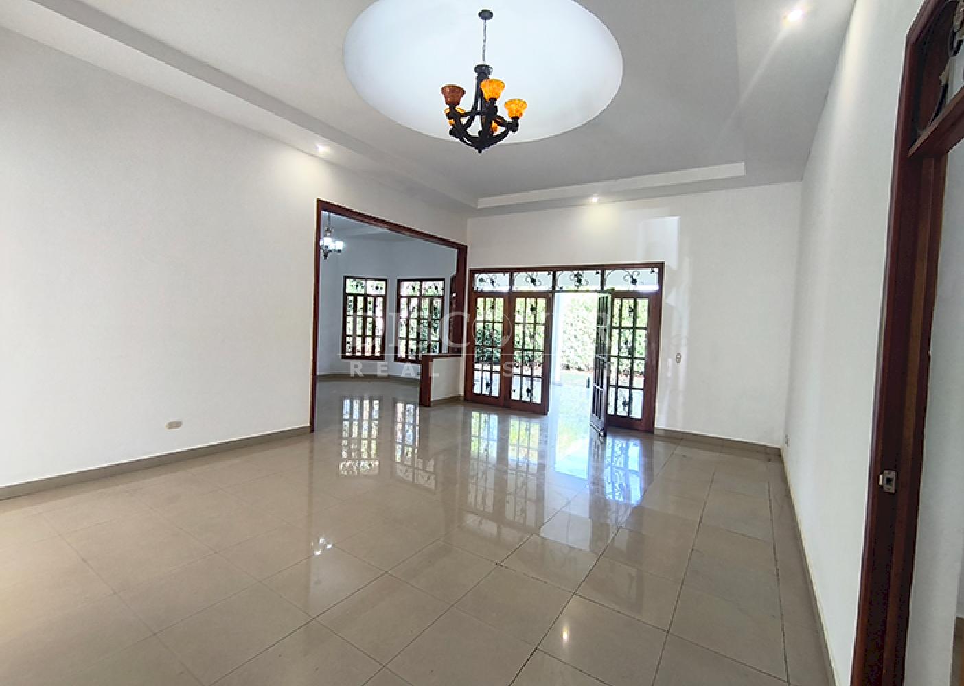 Spacious house for rent in Las Colinas