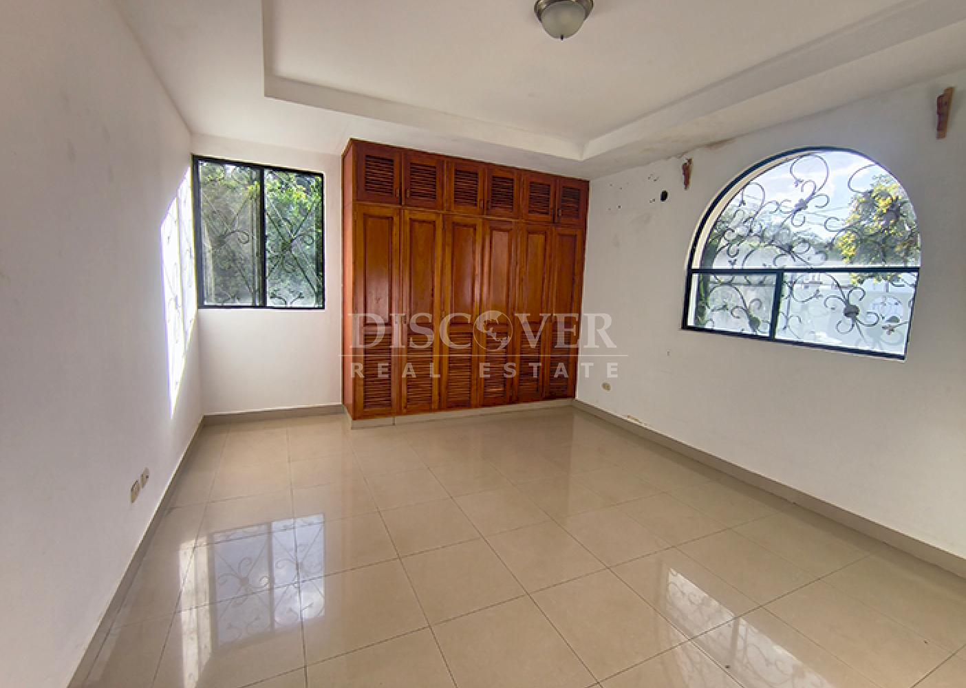 Spacious house for rent in Las Colinas