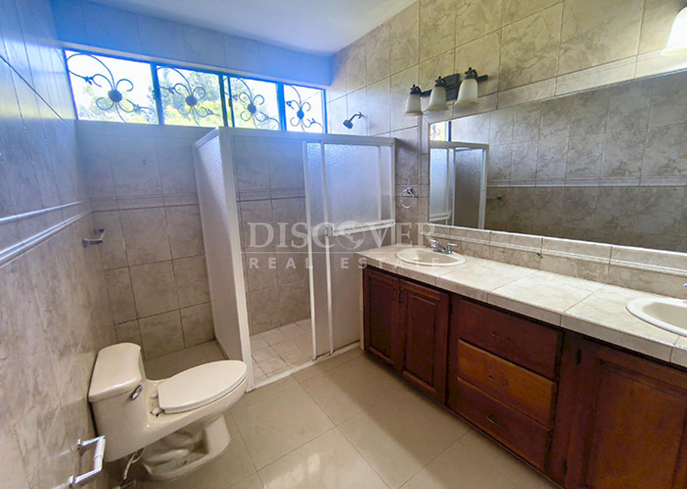 Spacious house for rent in Las Colinas