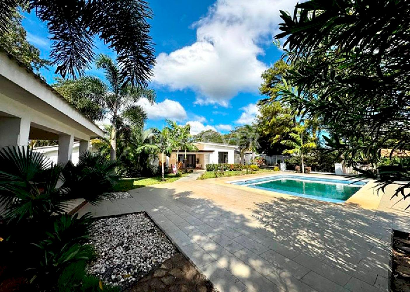  Furnished house for rent on Carretera Sur