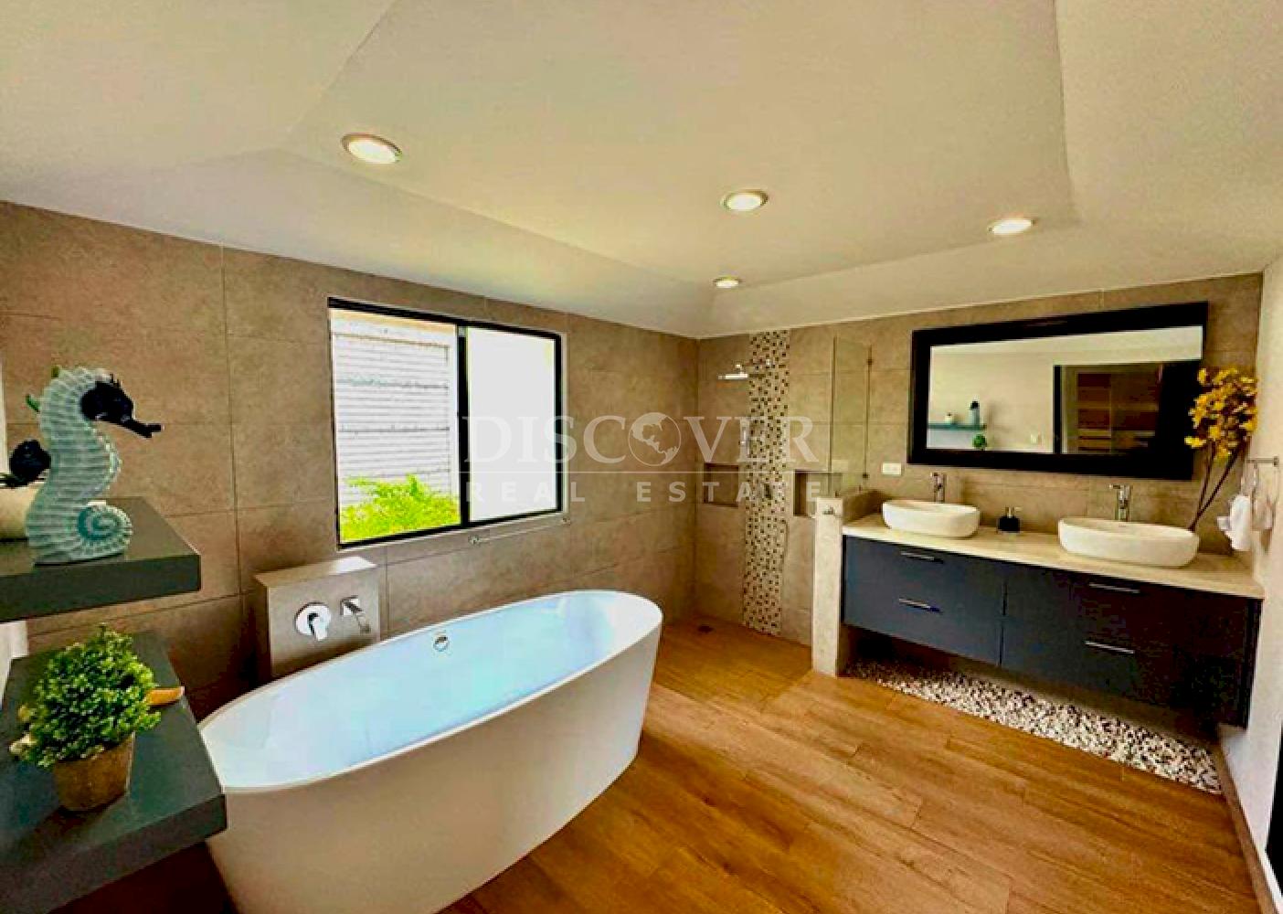  Furnished house for rent on Carretera Sur