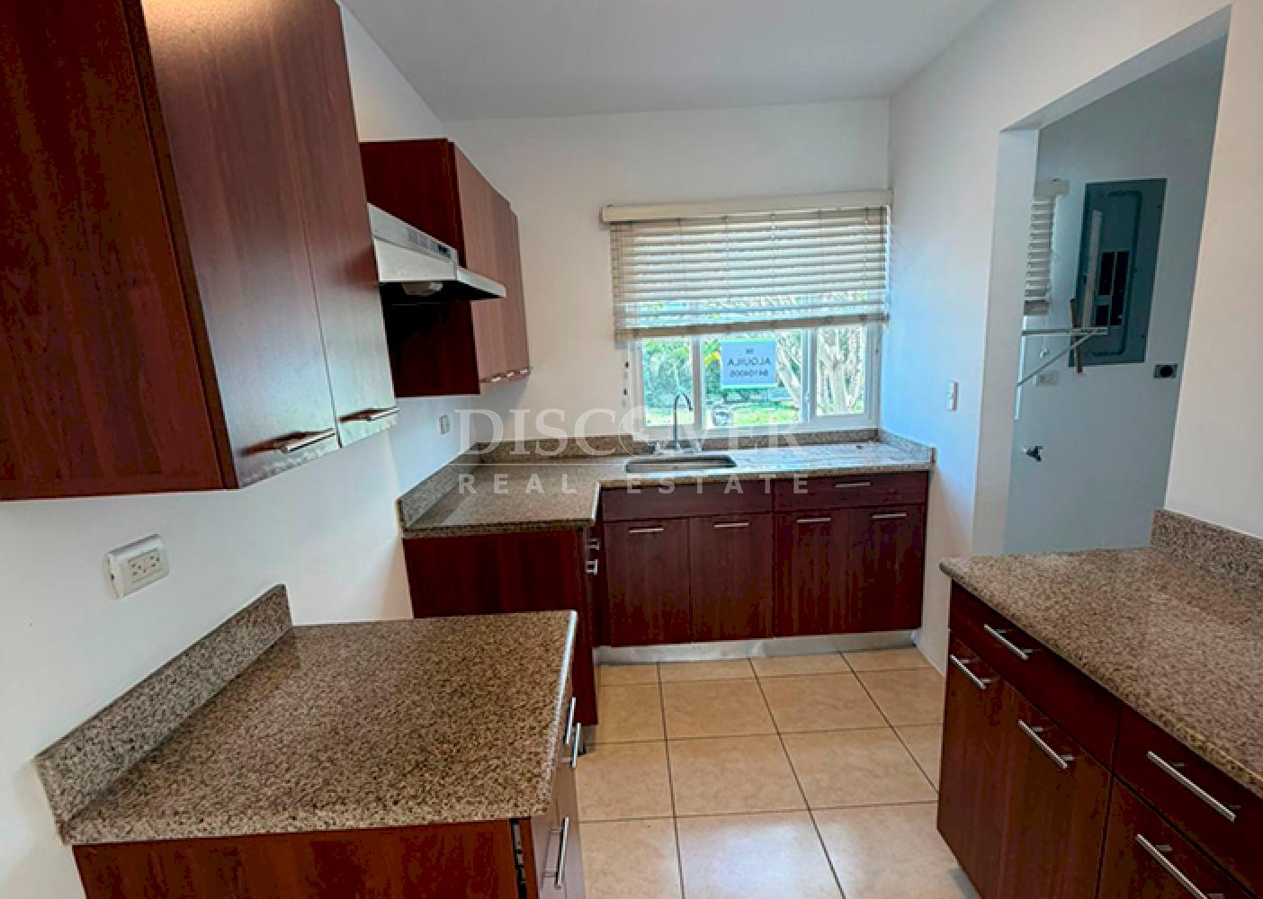  House for rent in a condominium in Las Colinas