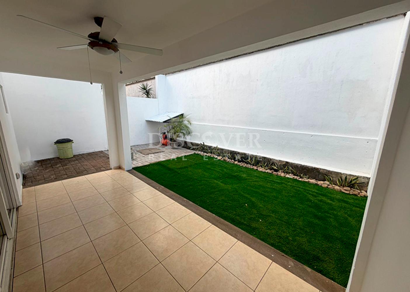  House for rent in a condominium in Las Colinas