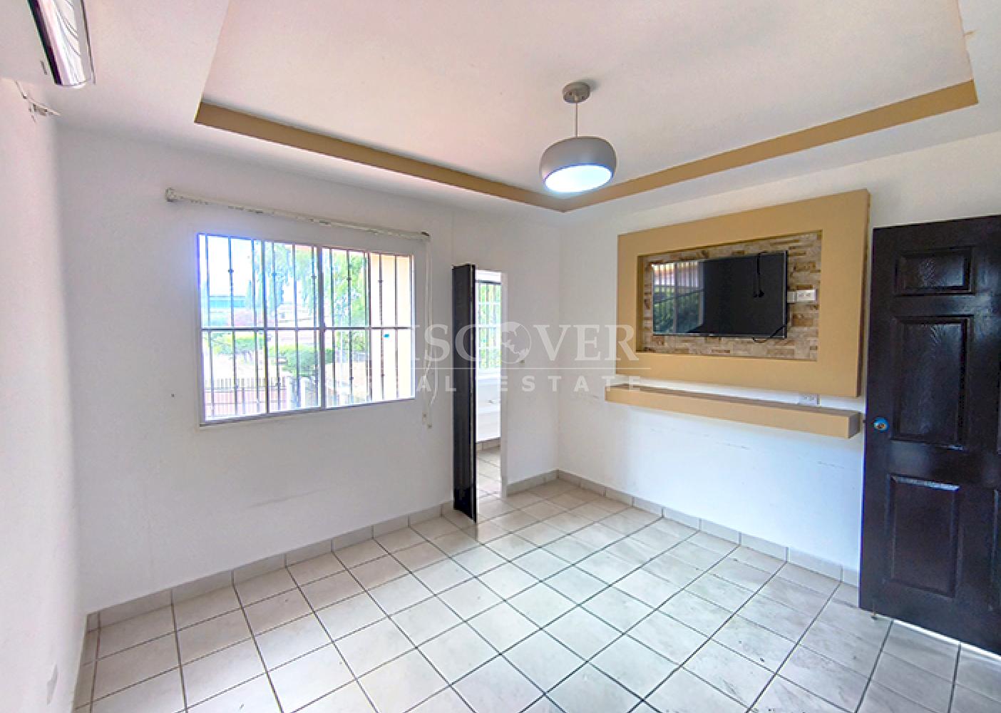 Townhouse for rent in Lomas de Monserrat