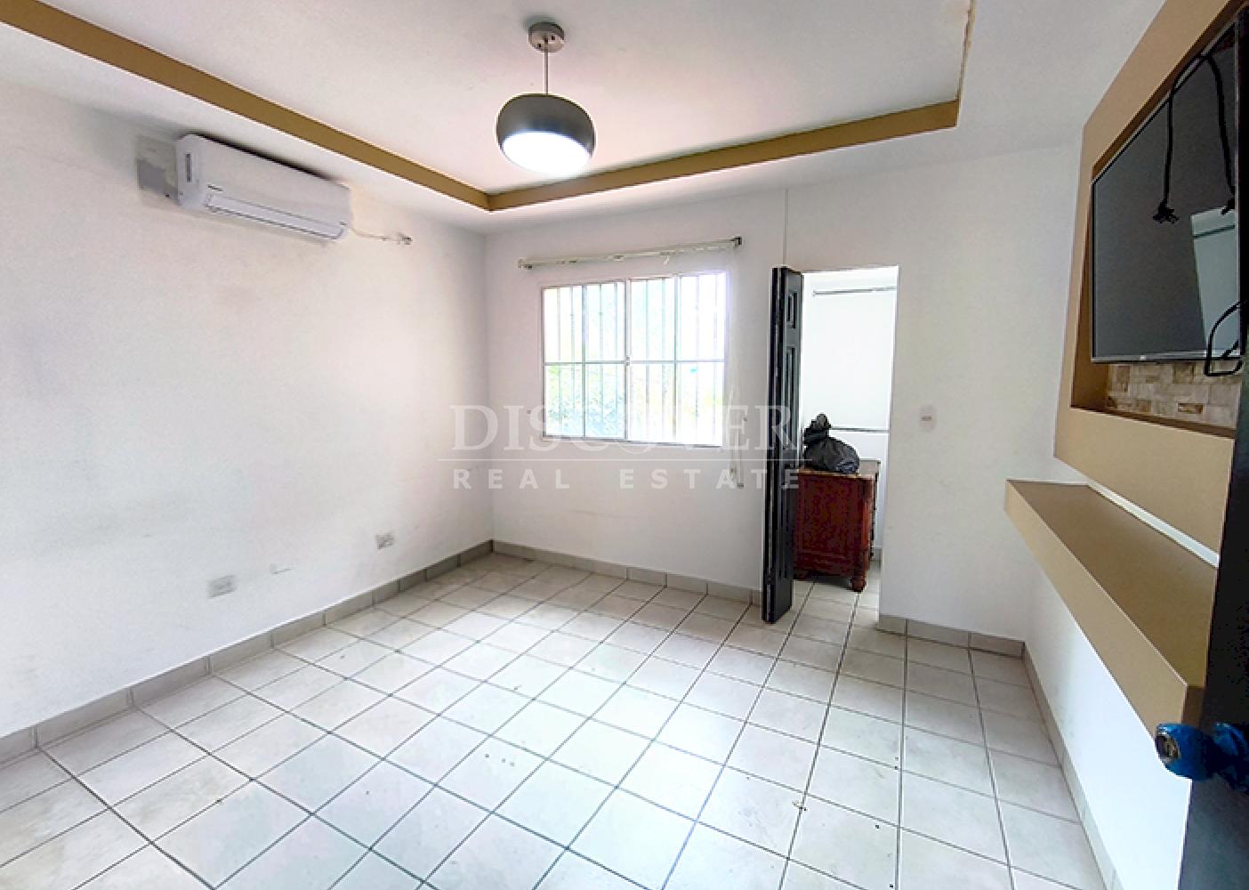 Townhouse for rent in Lomas de Monserrat