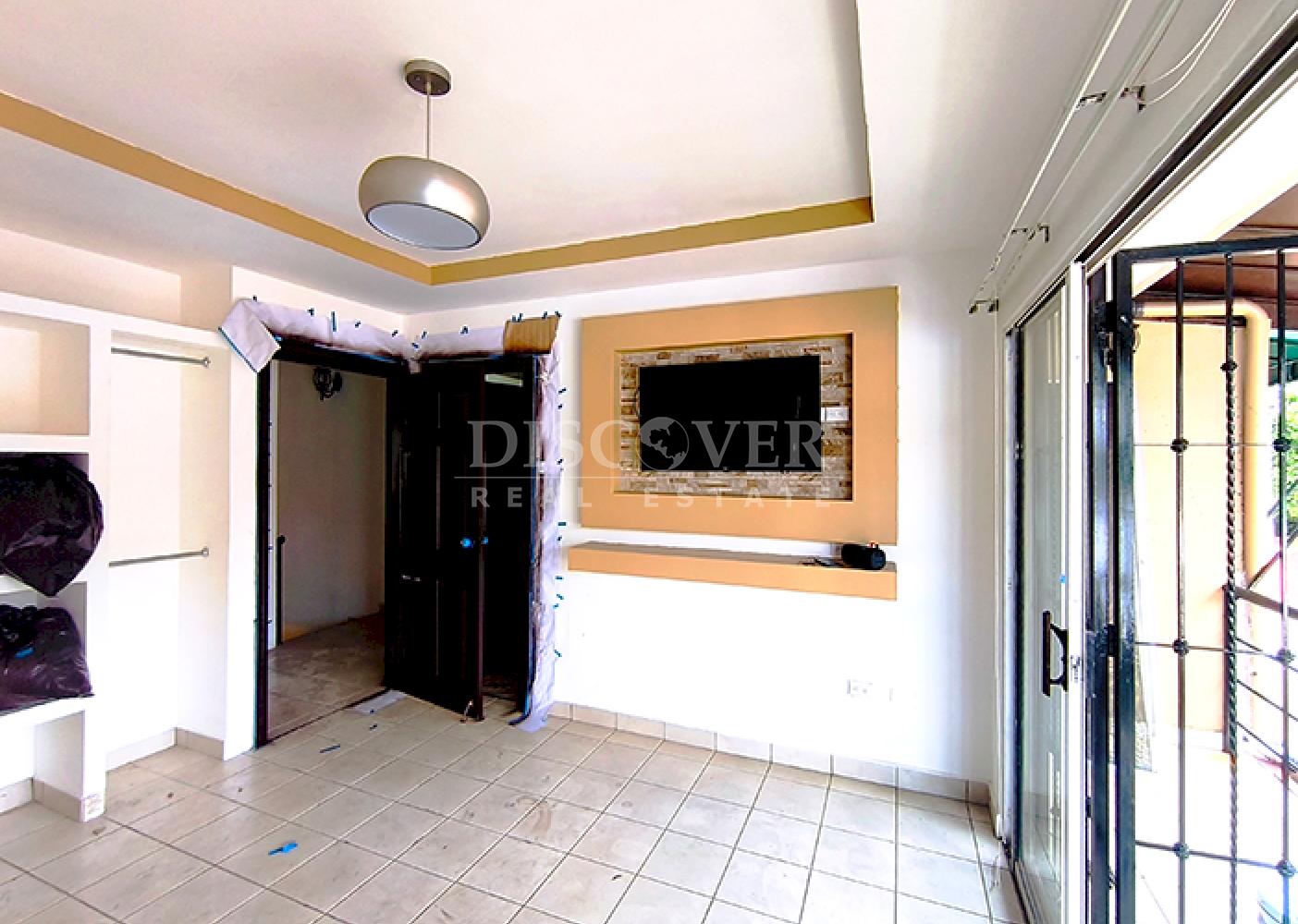 Townhouse for rent in Lomas de Monserrat