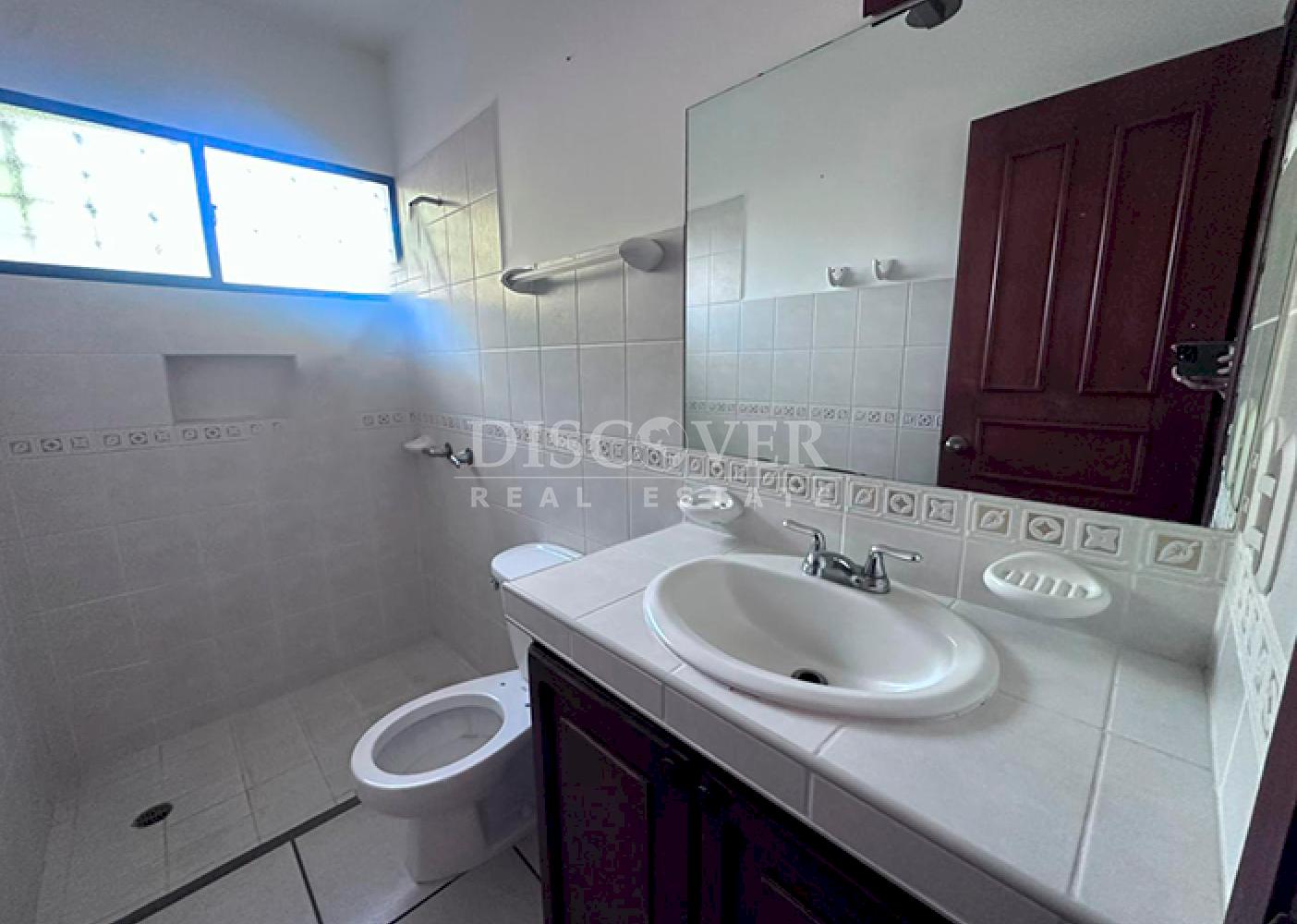  House with a pool for sale on the Masaya Highway