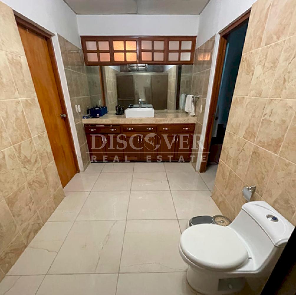 Spacious house for sale in Nindirí