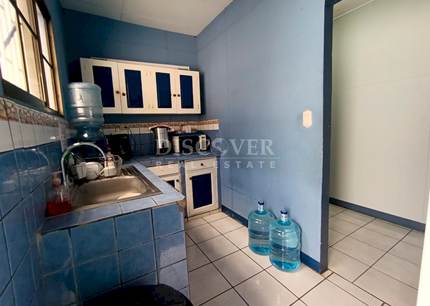 Office building for sale in Altamira