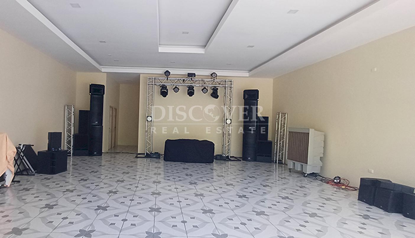  Commercial spaces for rent on Carretera Sur