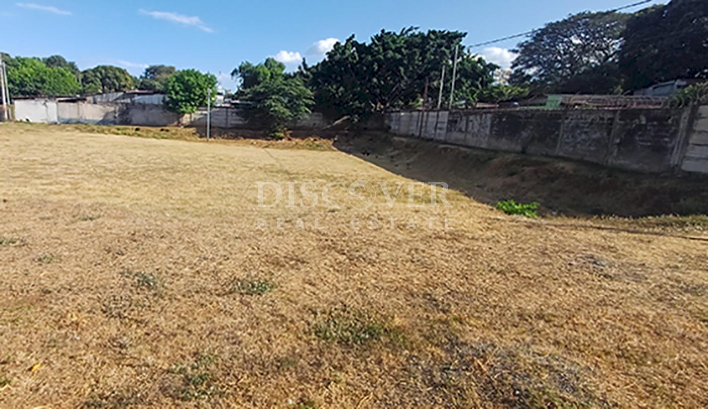 Land for sale in a prime location - Colonia Centroamérica