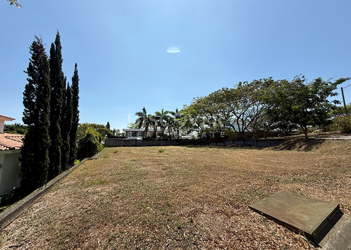 Land for sale in a residential area in Villa Fontana 