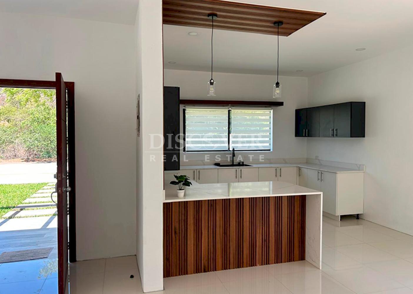  Cozy house for sale on Carretera Sur