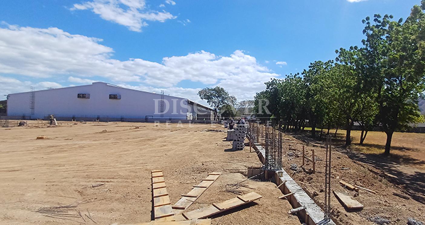 New Warehouse for Rent on the New Highway to León 