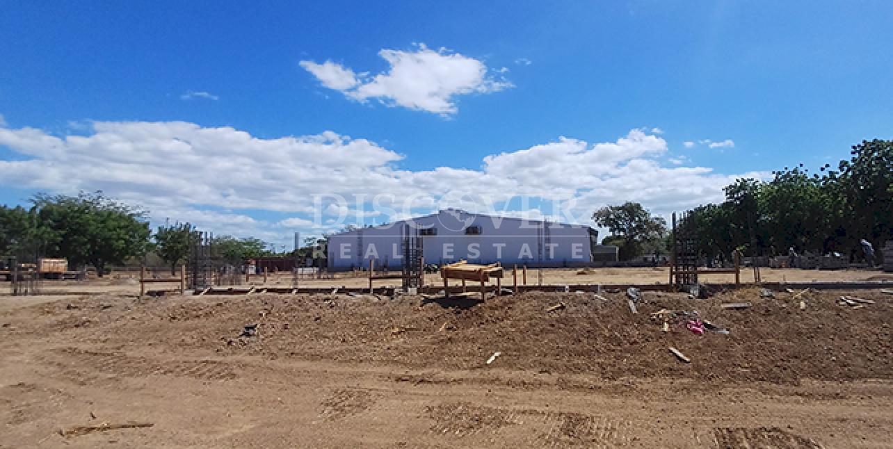 New Warehouse for Rent on the New Highway to León 