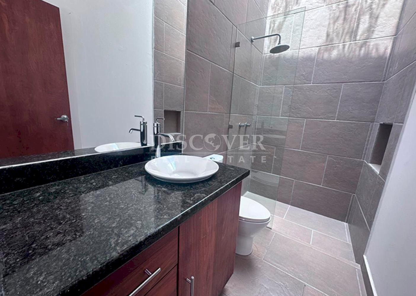  Spacious house for sale or rent in Santo Domingo