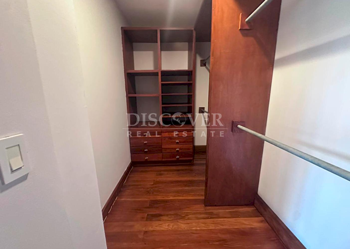  Spacious house for sale or rent in Santo Domingo