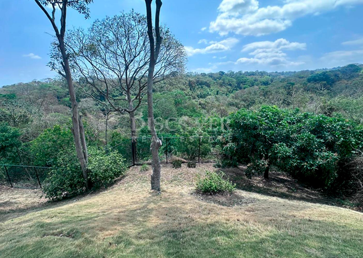  Spacious house for sale or rent in Santo Domingo