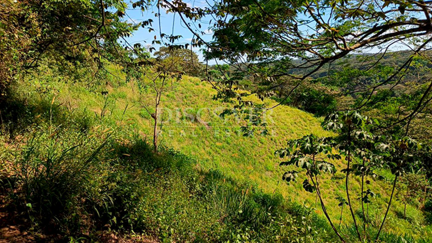 Land for sale with views on Carretera Sur - El Crucero