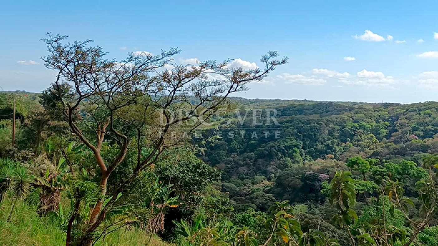 Land for sale with views on Carretera Sur - El Crucero