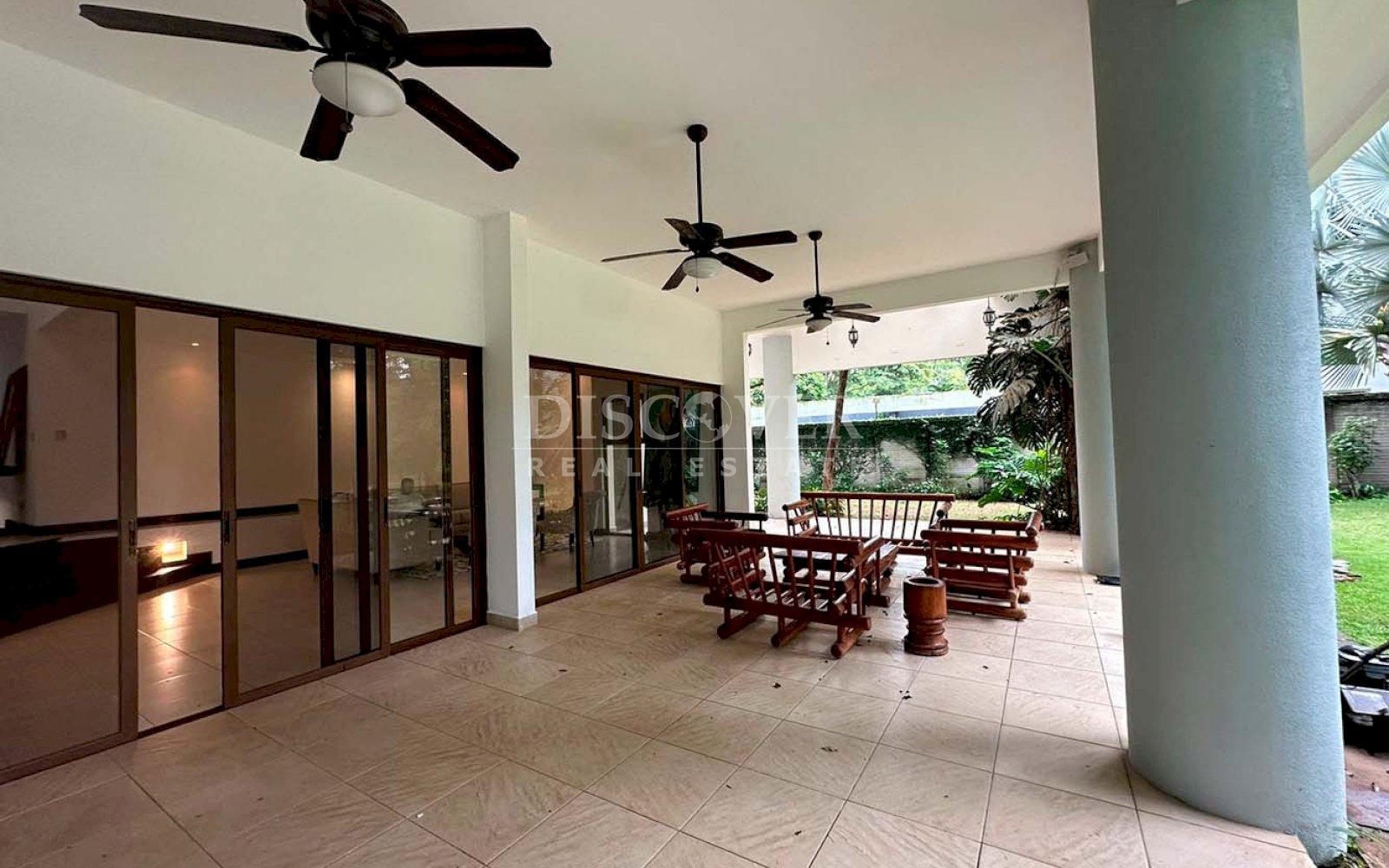  House for sale in Villa Fontana