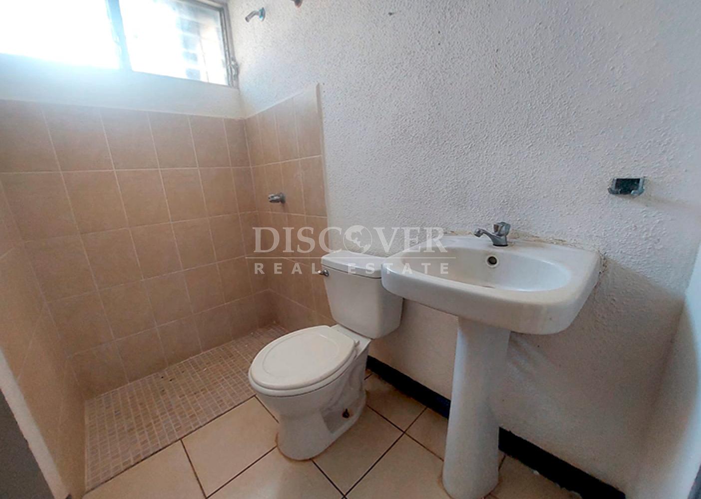  House for sale in a residential on Carretera Nueva a León