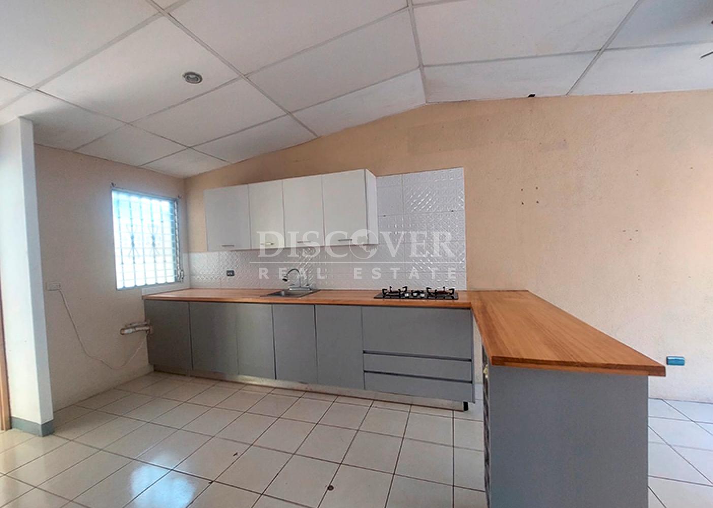  House for sale in a residential on Carretera Nueva a León