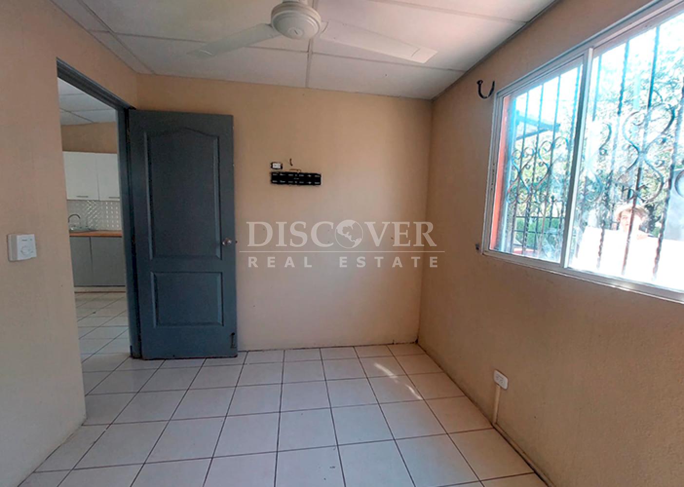  House for sale in a residential on Carretera Nueva a León