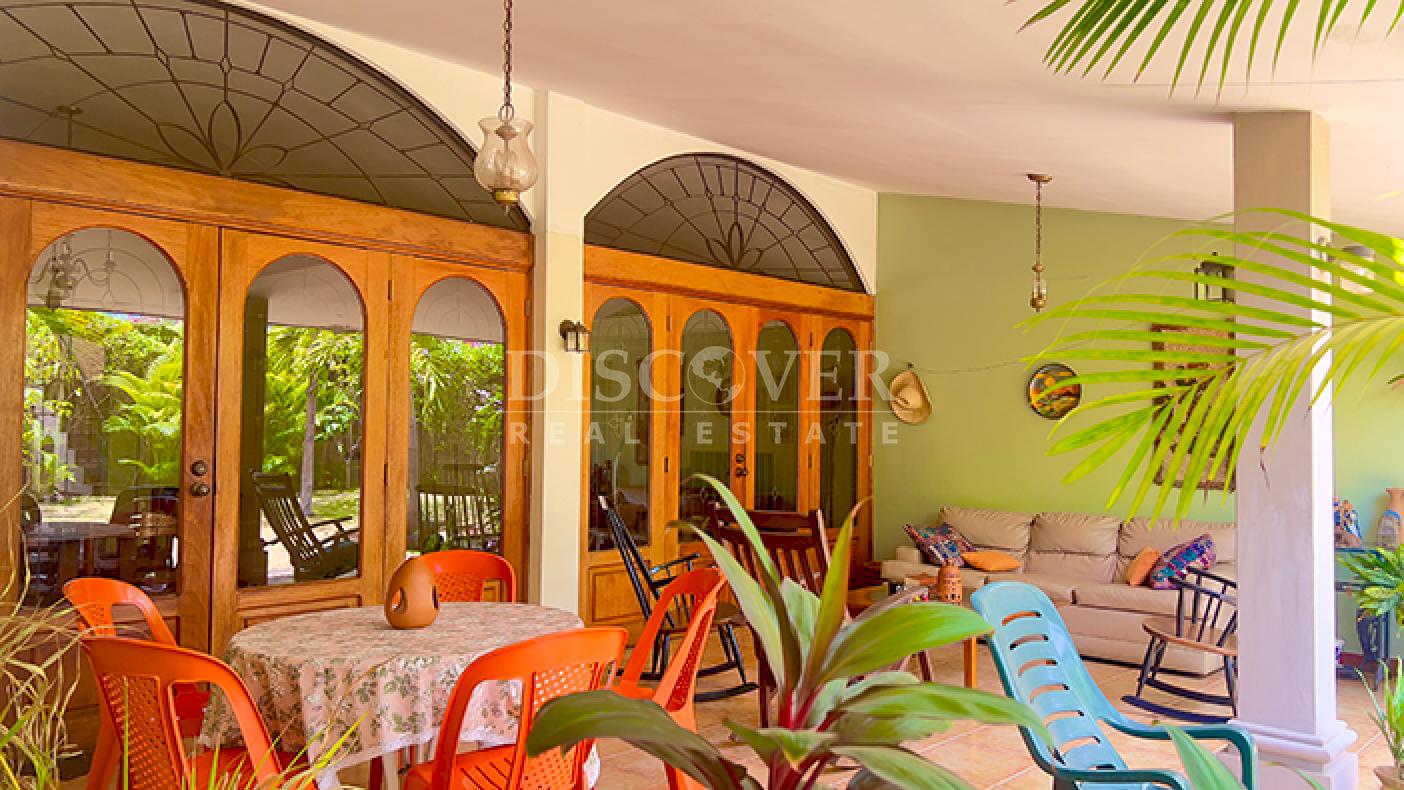 Spacious house for sale in Los Robles